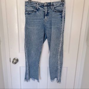 Cropped Jeans with Zipper Detail -Great for Summer